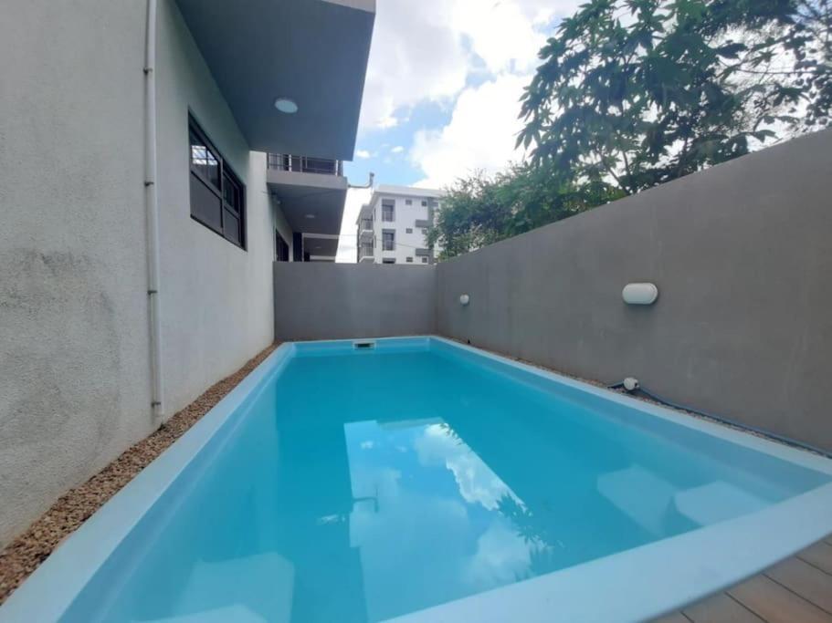 Beach Apartment Flic en Flac Exterior photo