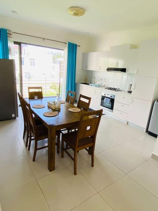 Beach Apartment Flic en Flac Exterior photo