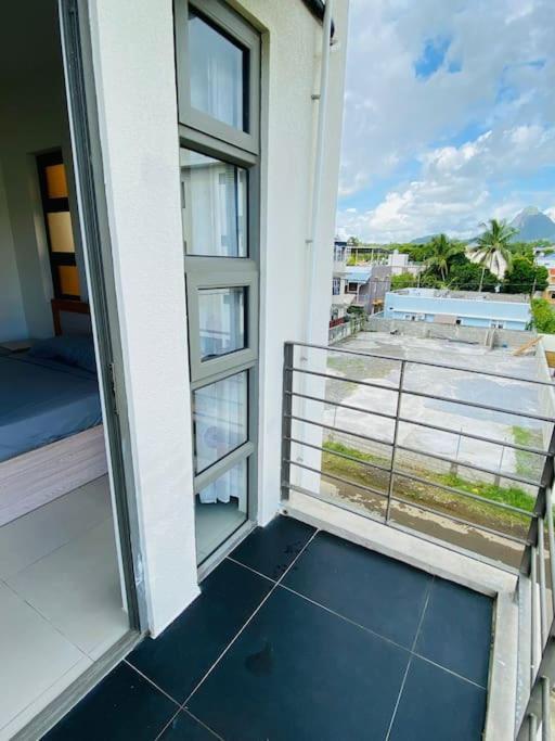 Beach Apartment Flic en Flac Exterior photo